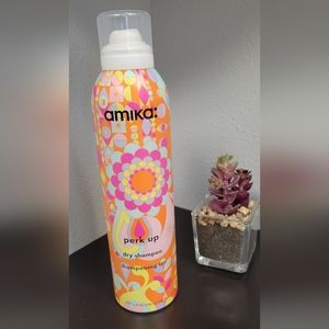 Amika perk up dry shampoo
